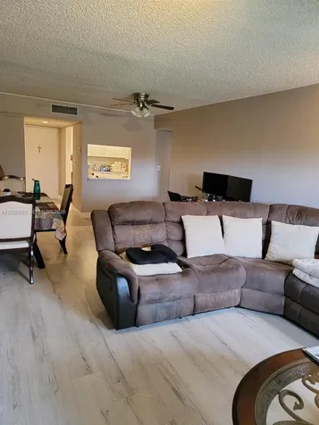 220 Lakeview Drive Weston FL 33326