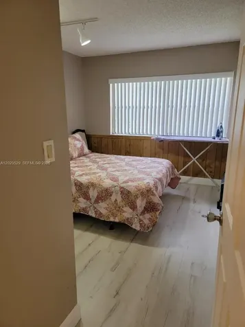 220 Lakeview Drive Weston FL 33326