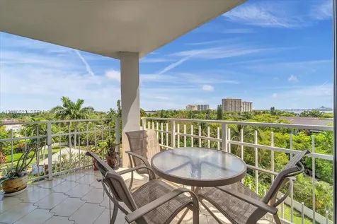 1000 Quayside Terrace Miami FL 33138