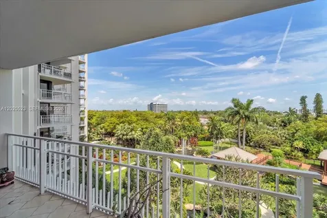 1000 Quayside Terrace Miami FL 33138