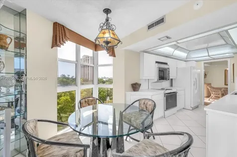 1000 Quayside Terrace Miami FL 33138