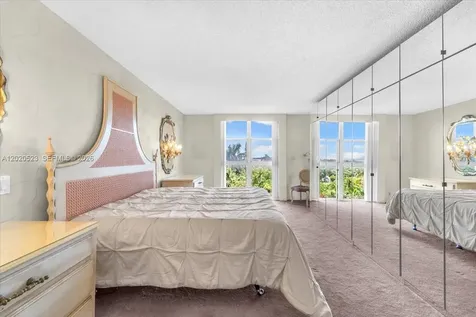 1000 Quayside Terrace Miami FL 33138