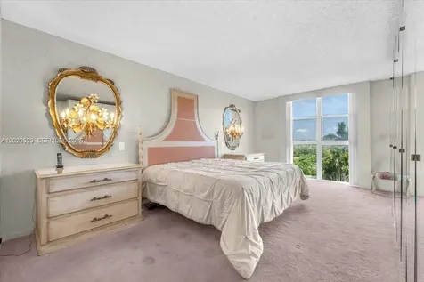 1000 Quayside Terrace Miami FL 33138