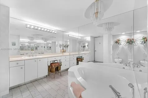 1000 Quayside Terrace Miami FL 33138