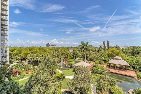 1000 Quayside Terrace Miami FL 33138
