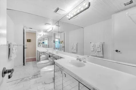 1000 Quayside Terrace Miami FL 33138