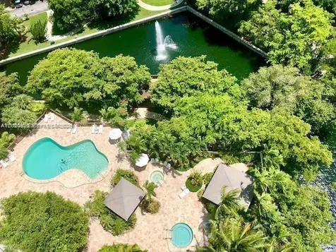 1000 Quayside Terrace Miami FL 33138