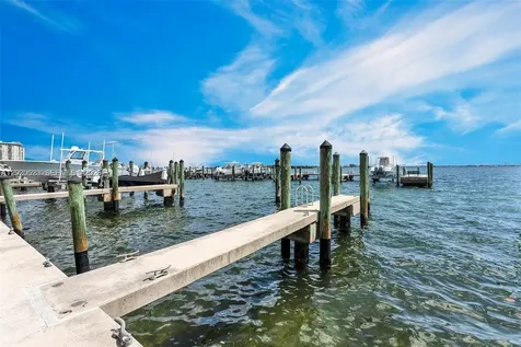 1000 Quayside Terrace Miami FL 33138