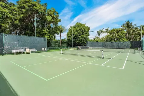 1000 Quayside Terrace Miami FL 33138