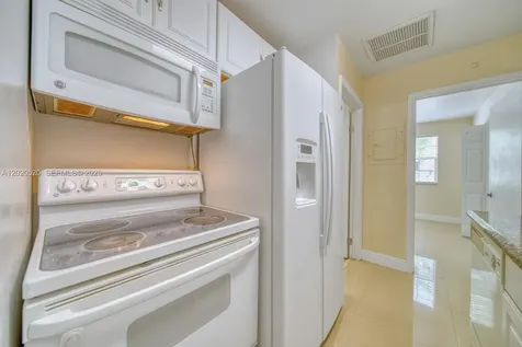 18326 NW 68th Avenue Hialeah FL 33015