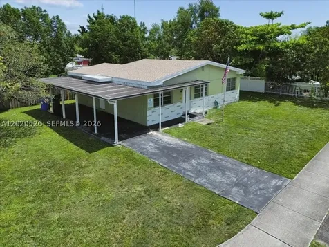 5761 SW 41st Street West Park FL 33023