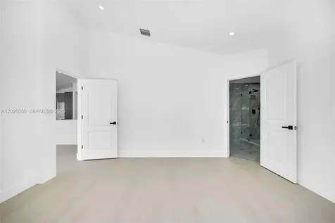 7868 NW 194th Street Hialeah FL 33015