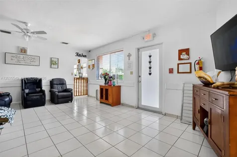 7100 NW 1st Terrace Miami FL 33126