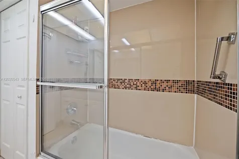 200 Lakeview Drive Weston FL 33326