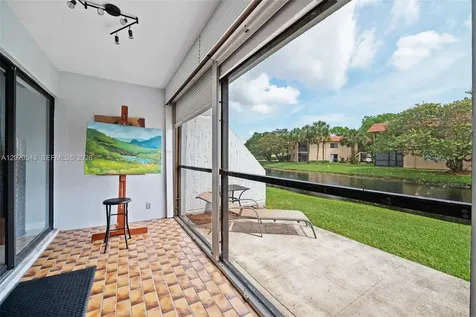 200 Lakeview Drive Weston FL 33326