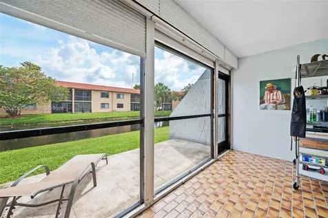 200 Lakeview Drive Weston FL 33326