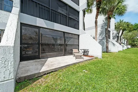 200 Lakeview Drive Weston FL 33326