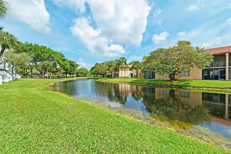 200 Lakeview Drive Weston FL 33326