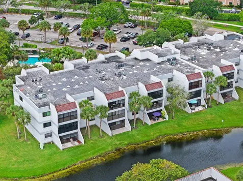 200 Lakeview Drive Weston FL 33326