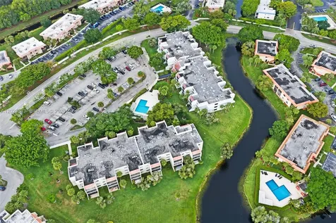 200 Lakeview Drive Weston FL 33326