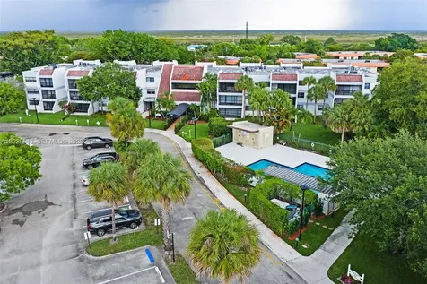 200 Lakeview Drive Weston FL 33326