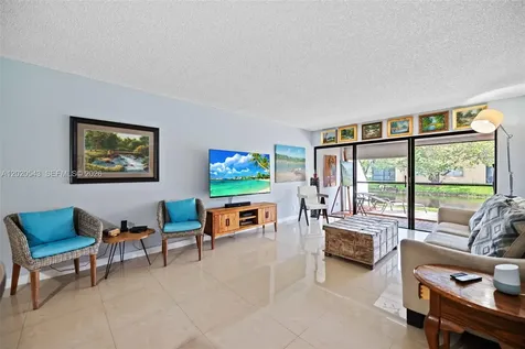 200 Lakeview Drive Weston FL 33326