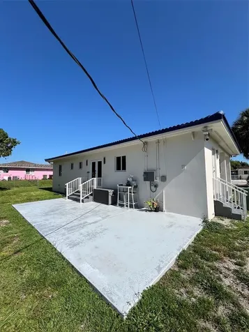 335 W 50th Street Hialeah FL 33012