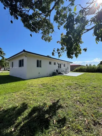 335 W 50th Street Hialeah FL 33012
