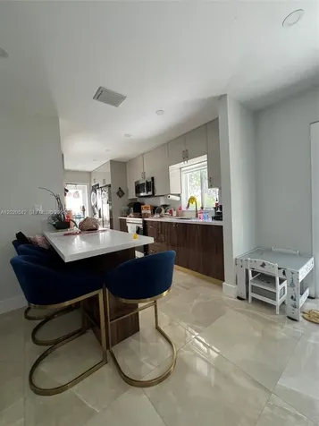 335 W 50th Street Hialeah FL 33012