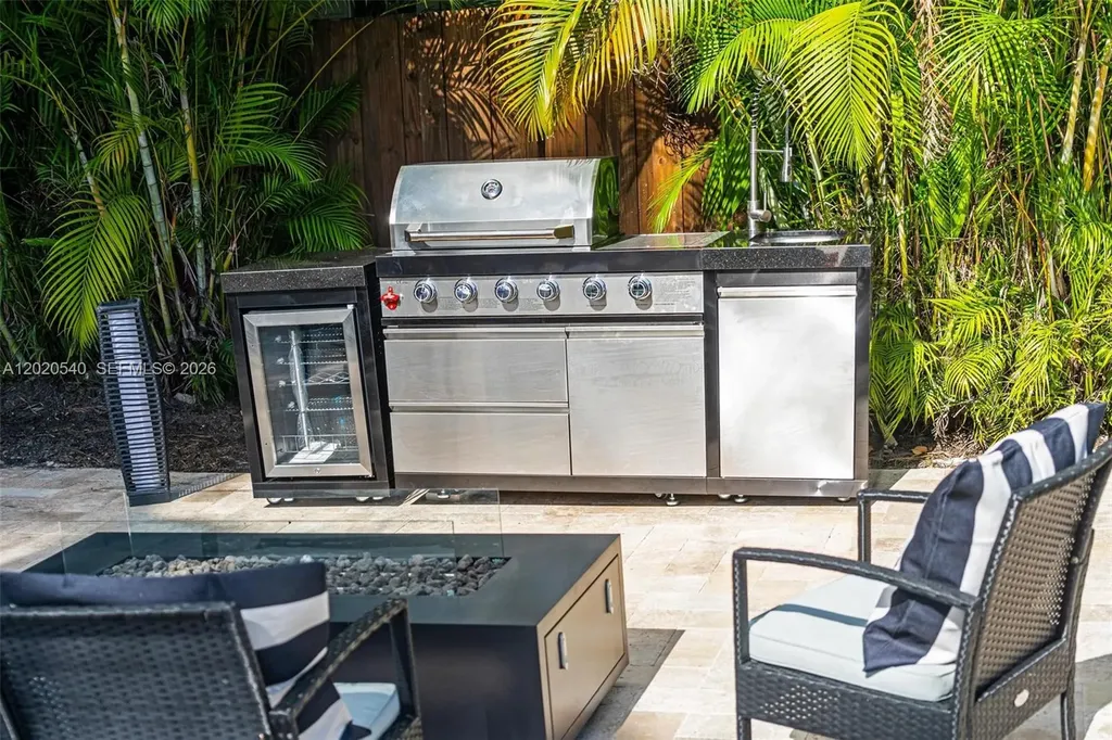 1012 N 13th Terrace Hollywood FL 33019