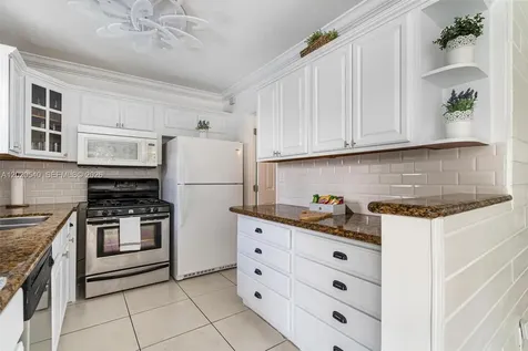 1012 N 13th Terrace Hollywood FL 33019