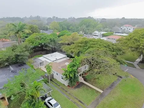 410 Pinecrest Drive Miami Springs FL 33166