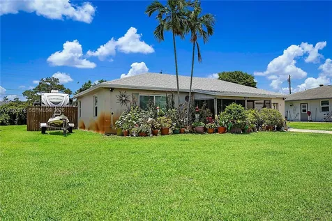 4079 Dahl Drive Green Acres FL 33463