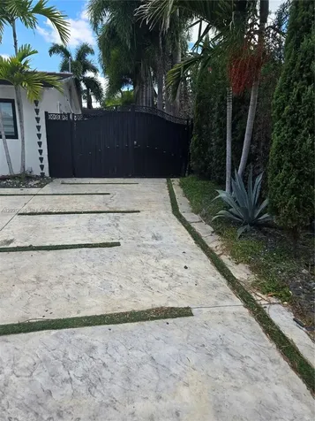1730 SW 93rd Court Miami FL 33165
