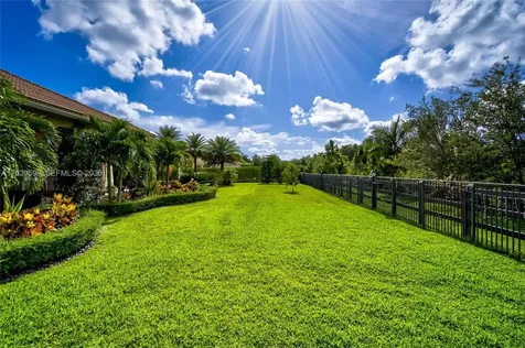 5703 N Sterling Ranch Drive Davie FL 33314