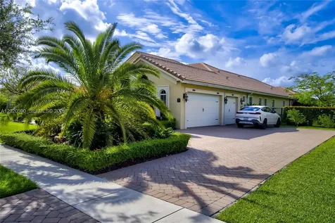 5703 N Sterling Ranch Drive Davie FL 33314