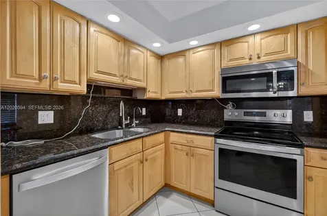 4015 W Palm Aire Drive Pompano Beach FL 33069