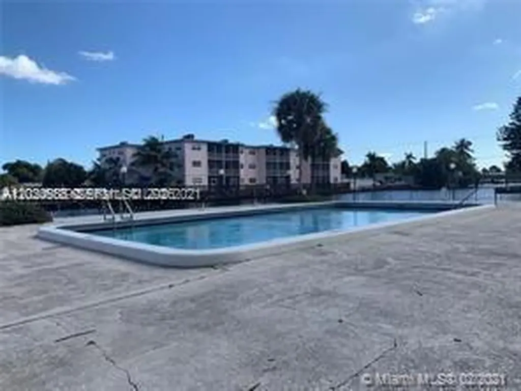 2731 Taft Street Hollywood FL 33020