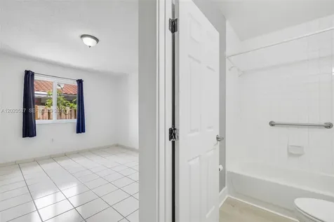 8423 SW 209th Street Cutler Bay FL 33189