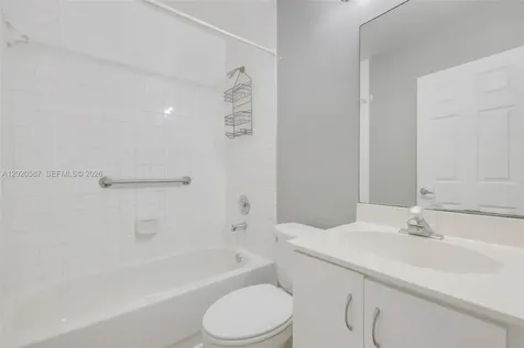 8423 SW 209th Street Cutler Bay FL 33189