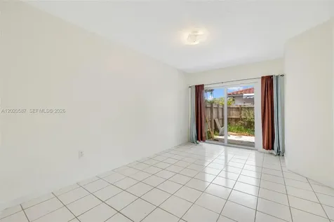 8423 SW 209th Street Cutler Bay FL 33189