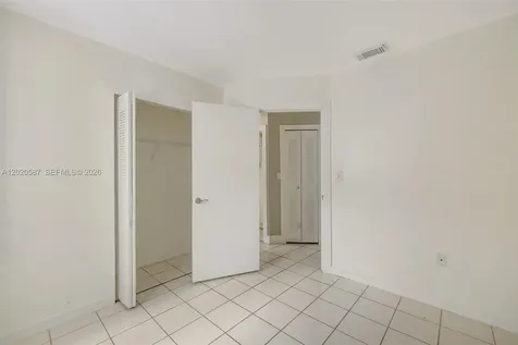 8423 SW 209th Street Cutler Bay FL 33189