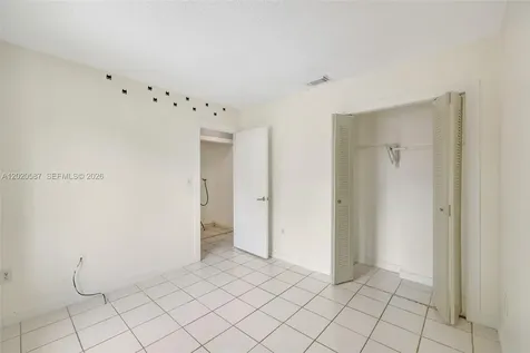 8423 SW 209th Street Cutler Bay FL 33189