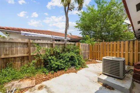 8423 SW 209th Street Cutler Bay FL 33189
