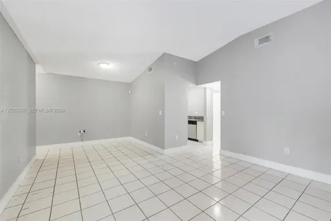8423 SW 209th Street Cutler Bay FL 33189