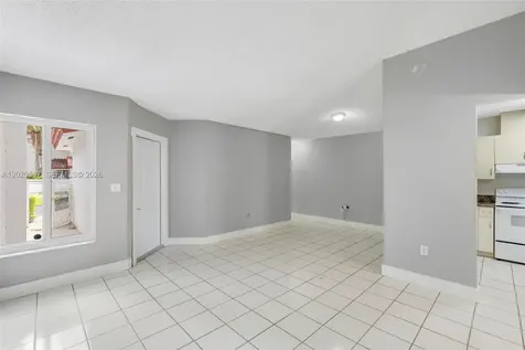 8423 SW 209th Street Cutler Bay FL 33189