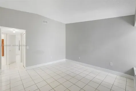8423 SW 209th Street Cutler Bay FL 33189