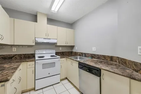 8423 SW 209th Street Cutler Bay FL 33189