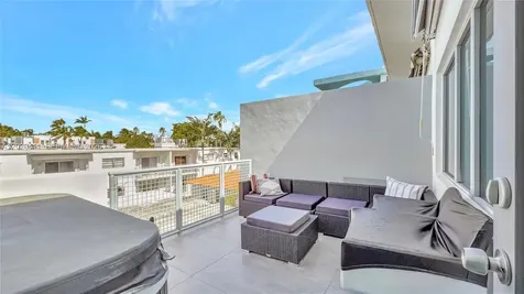 734 Michigan Avenue Miami Beach FL 33139