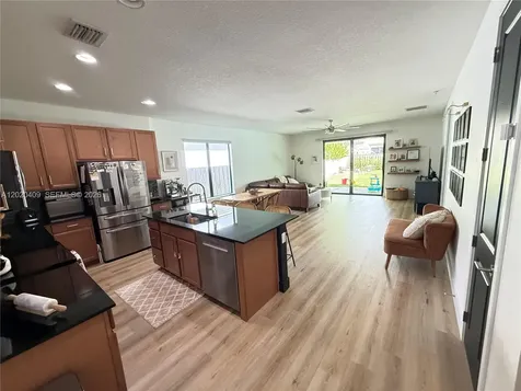 2945 SE 3rd Street Homestead FL 33033